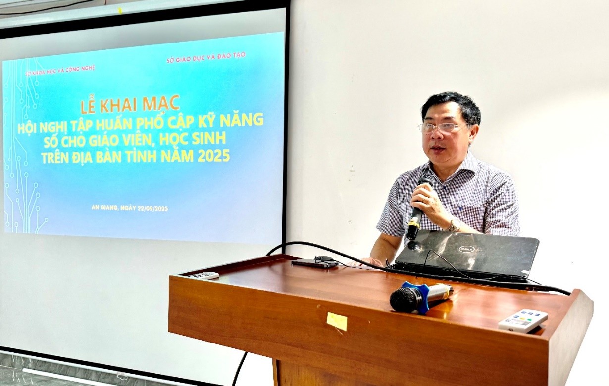 Giám đốc Sở Khoa học và Công nghệ Võ Minh Trung phát biểu tại buổi lễ